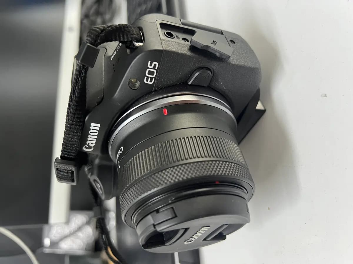 Canon EOS R50
