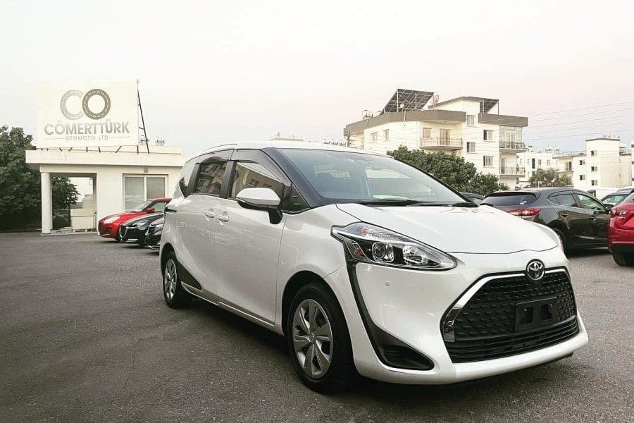 2020 Model Otomatik Toyota Sienta — görsel 1
