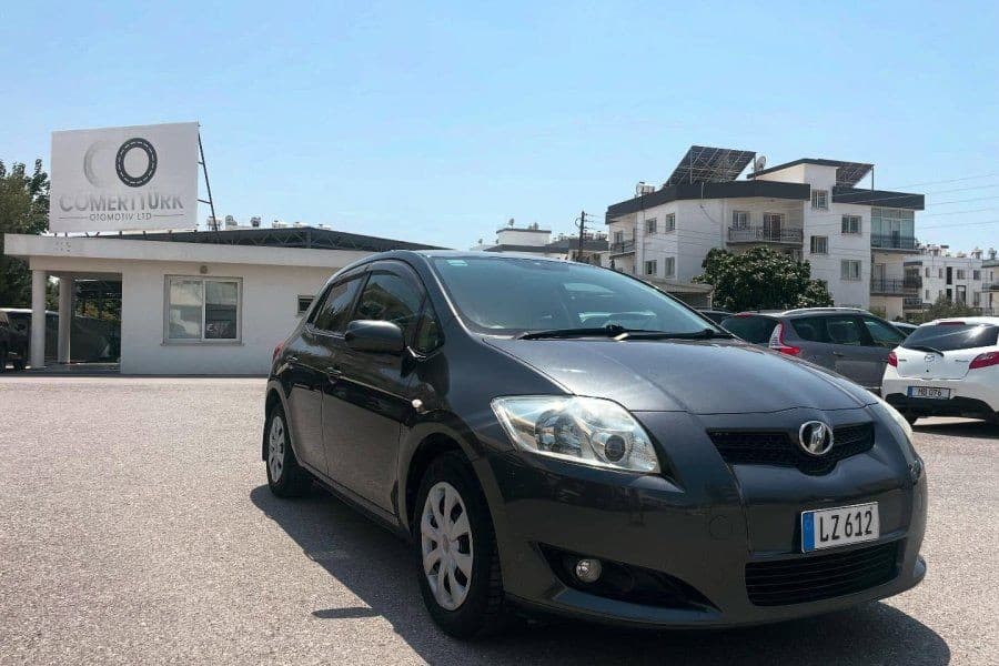 2009 MODEL OTOMATİK TOYOTA AURİS — görsel 1