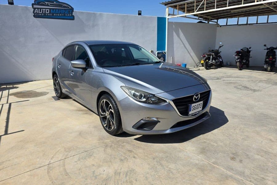 MAZDA AXELA — görsel 1