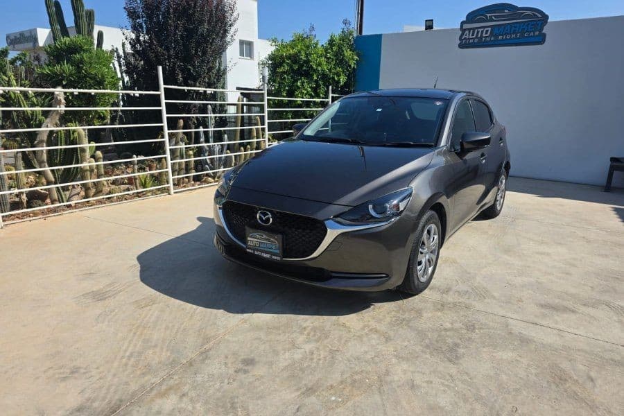 MAZDA MAZDA2 — görsel 1