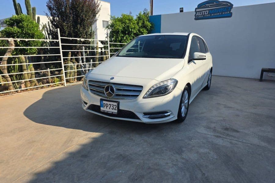 MERCEDES-BENZ B180 — görsel 1