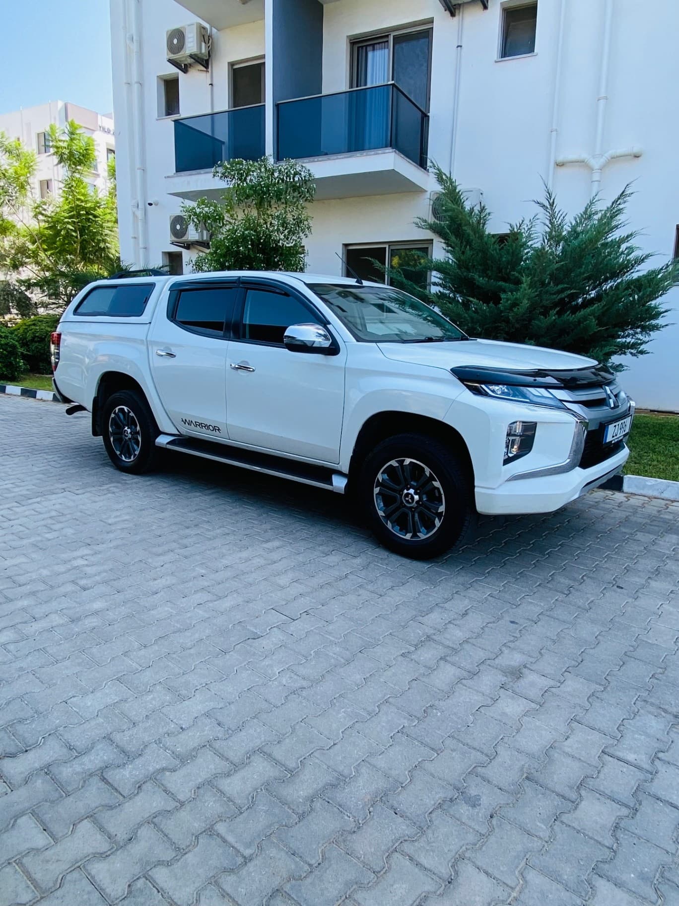 Mitsubishi l-200 2020 — görsel 1