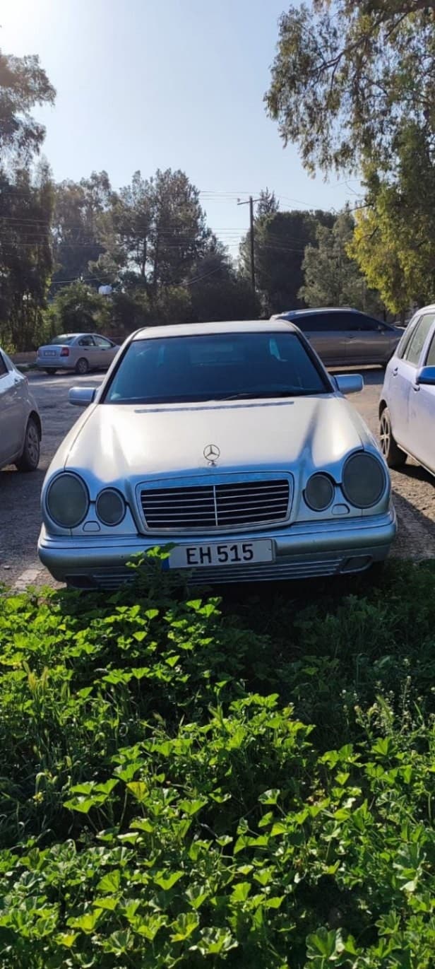 Mercedes-Benz E 230 1996 — görsel 1