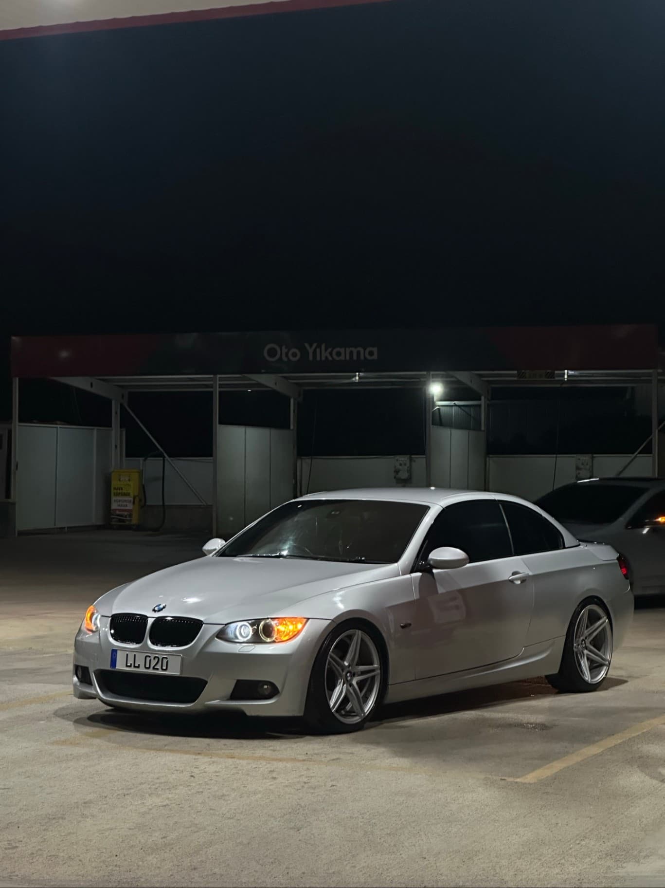 BMW 320i 2008