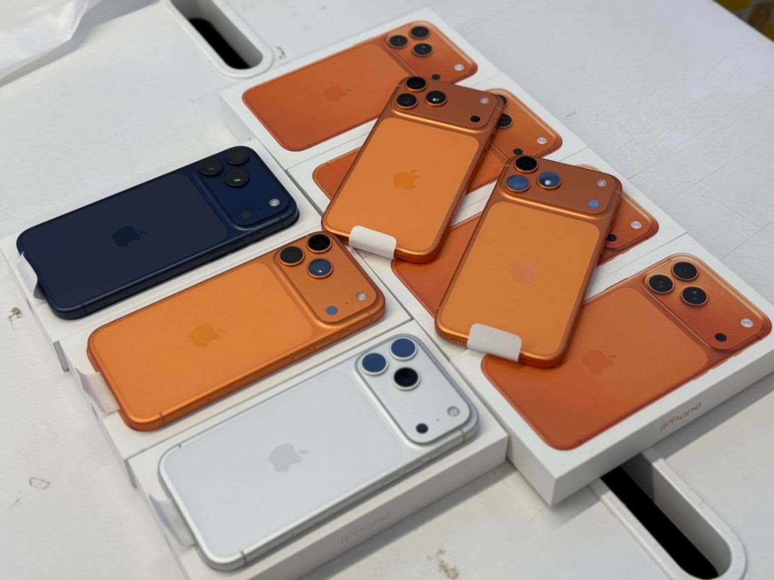 Apple iPhone 17 Pro Max, iPhone 17 Pro, iPhone 17 , iPhone Air, iPhone 16 Pro Max, iPhone 16 Pro, Samsung S25 Ultra