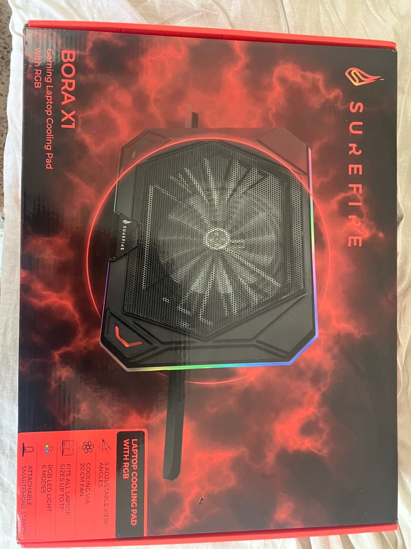 Gaming cooling pad/laptop stand with RGB 