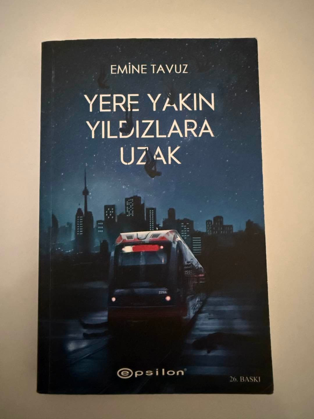 yere yakın yıldızlara uzak roman