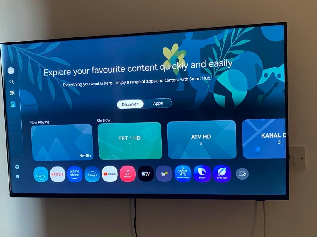 samsung tv 43” crystal UHD