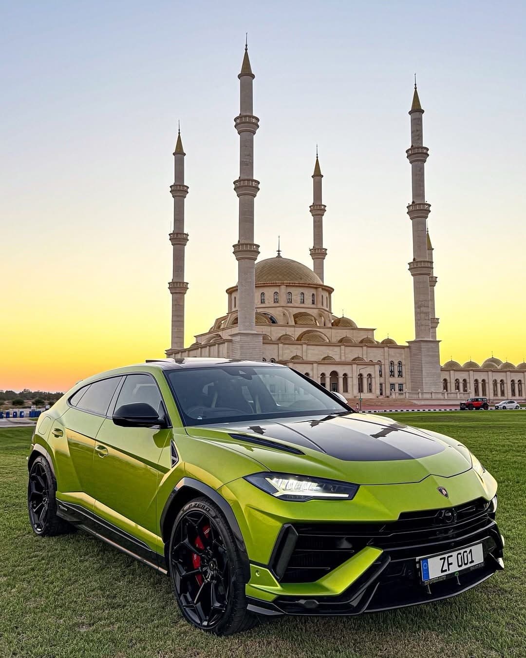 Lamborghini Urus 2024 — görsel 1